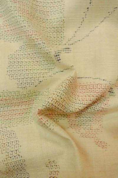 Photo12: P0408Q Vintage Japanese kimono Pale Ivory YUUKI-TSUMUGI for women / Silk. Butterfly (Grade C) (12)