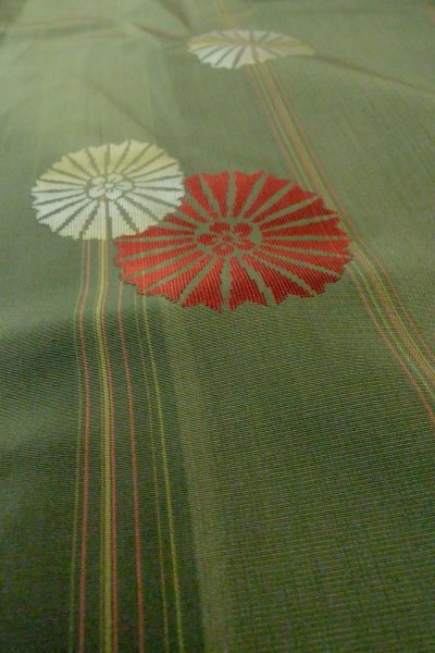 Photo8: P0408U Vintage Japanese kimono Grayish Green TSUMUGI pongee for women / Silk. Stripes, Umbrella pattern (Grade B) (8)