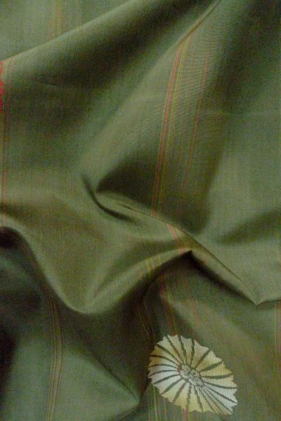 Photo10: P0408U Vintage Japanese kimono Grayish Green TSUMUGI pongee for women / Silk. Stripes, Umbrella pattern (Grade B) (10)