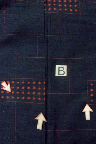 Photo15: P0408V Vintage Japanese kimono Dark Navy Blue TSUMUGI pongee for women / Silk. Abstract pattern (Grade B) (15)