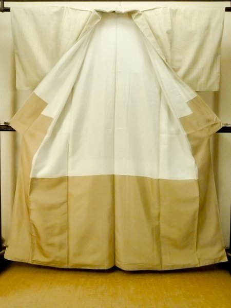 Photo3: P0408X Vintage Japanese kimono Light Greenish Ivory TSUMUGI pongee for women / Silk. Plaid Checks (Grade B) (3)