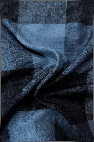 Photo9: P0409I Vintage Japanese kimono Light Indigo Blue TSUMUGI pongee for women / Silk. Plaid Checks (Grade C) (9)