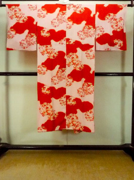 Photo3: P0421E Vintage Japanese kimono Light Pink JUBAN undergarment for women / Silk. SAKURA cherry blossom (Grade C) (3)