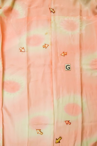Photo20: P0421L Vintage Japanese kimono Pale Pink JUBAN undergarment for women / Silk. Gradation, Based woven pattern: Screen motif (Grade C) (20)
