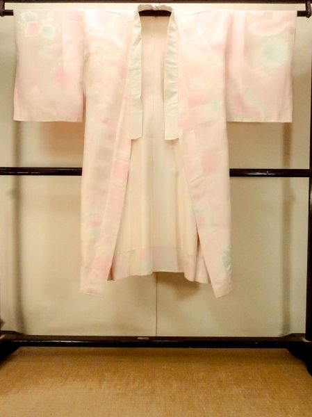 Photo1: P0421P Vintage Japanese kimono Pale Pink JUBAN undergarment for women / Silk. Gradation (Grade C) (1)