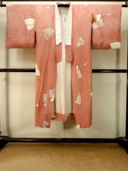 Photo1: P0421R Vintage Japanese kimono Light Coral JUBAN undergarment for women / Silk. Flower (Grade B) (1)