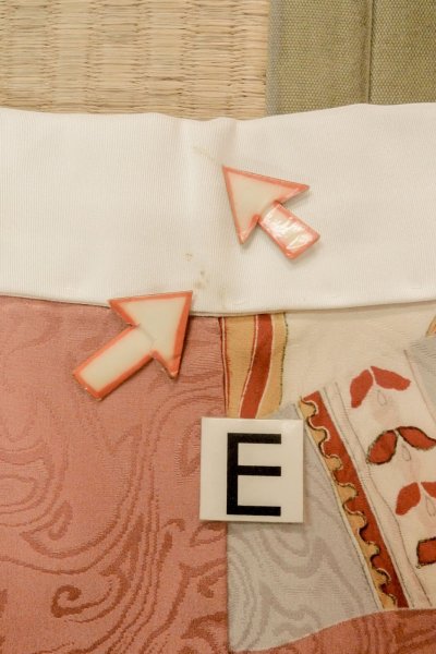 Photo18: P0421R Vintage Japanese kimono Light Coral JUBAN undergarment for women / Silk. Flower (Grade B) (18)