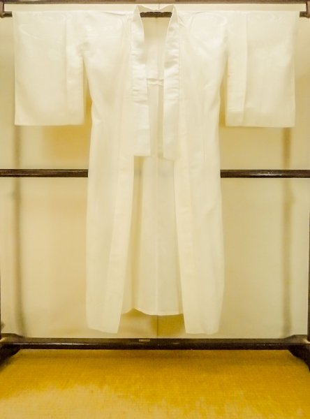 Photo1: P0421T Vintage Japanese kimono Shiny Off White JUBAN undergarment for women / Synthetic. (Grade C) (1)