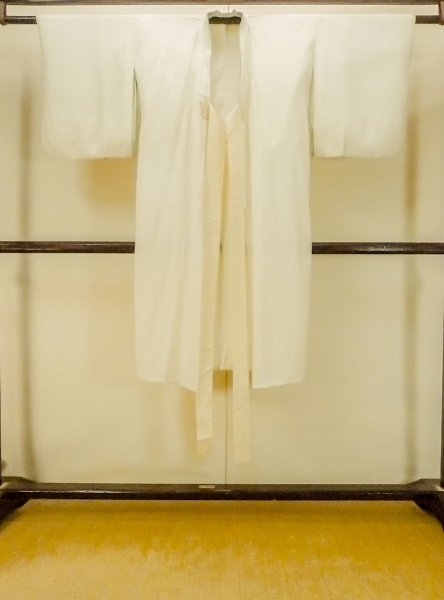 Photo1: P0421X Vintage Japanese kimono Light Ivory Juban for Girls for women / Silk. (Grade D) (1)