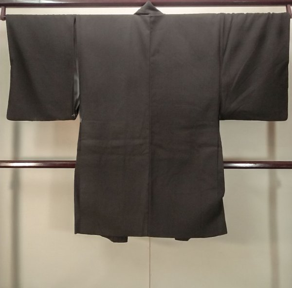 Photo2: P0526A Vintage Japanese kimono Dark Brown Men's Haori for men / Silk. Pine tree/branch/needle, More damages. (Grade D) (2)