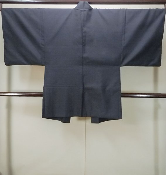 Photo2: P0526D Vintage Japanese kimono Dark Indigo Blue OSHIMA-TSUMUGI for men / Silk. Tortoise-shell pattern(Hexagonal pattern) (Grade B) (2)