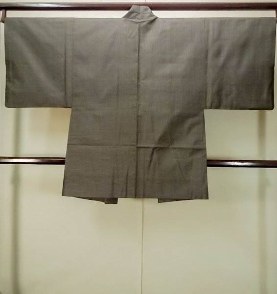 Photo2: P0526J Vintage Japanese kimono Brown OSHIMA-TSUMUGI for men / Silk. Pine tree/branch/needle (Grade B) (2)