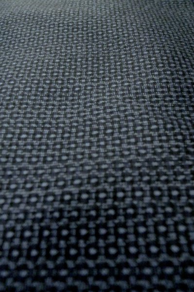 Photo5: P0526O Vintage Japanese kimono Dark Blue OSHIMA-TSUMUGI for men / Silk. Mt. Fuji, Mt. Fuji, a hawk, and an eggplant motif (Japan's luckiest dream sequence) (Grade B) (5)