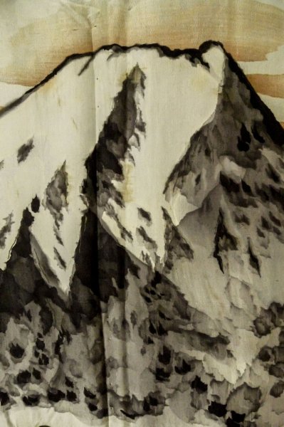 Photo8: P0526O Vintage Japanese kimono Dark Blue OSHIMA-TSUMUGI for men / Silk. Mt. Fuji, Mt. Fuji, a hawk, and an eggplant motif (Japan's luckiest dream sequence) (Grade B) (8)