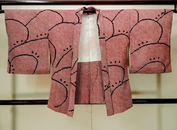 Photo2: Mint P0526Q Vintage Japanese kimono Red HAORI short jacket for women / Silk. Dapple pattern (Grade A) (2)