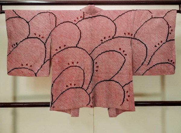 Photo3: Mint P0526Q Vintage Japanese kimono Red HAORI short jacket for women / Silk. Dapple pattern (Grade A) (3)