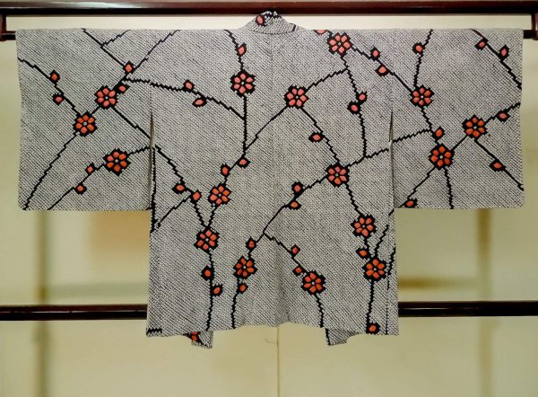 Photo3: Mint P0526S Used Japanese kimono Black HAORI short jacket for women / Silk. Dapple pattern (Grade A) (3)