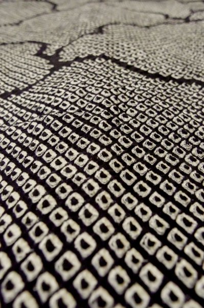 Photo9: Mint P0526T Vintage Japanese kimono Black HAORI short jacket for women / Silk. Dapple pattern (Grade A) (9)