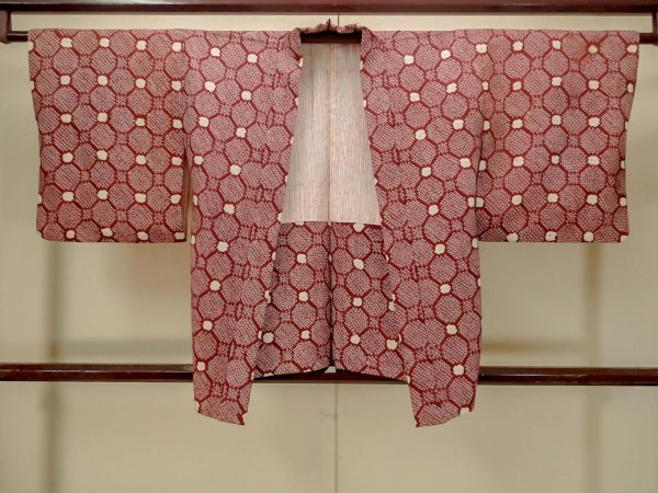 Photo2: P0527D Vintage Japanese kimono Purplish Dark Red HAORI short jacket for women / Silk. Octagons and squares (Grade C) (2)