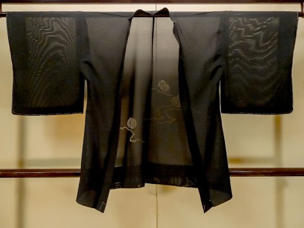 Photo1: P0602R Vintage Japanese kimono Black HAORI short jacket for women / Silk. Abstract pattern (Grade B) (1)