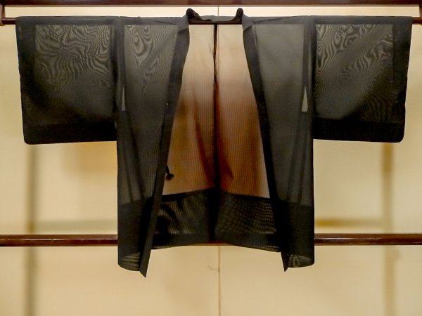 Photo1: P0602U Vintage Japanese kimono Black HAORI short jacket for women / Silk. (Grade B) (1)