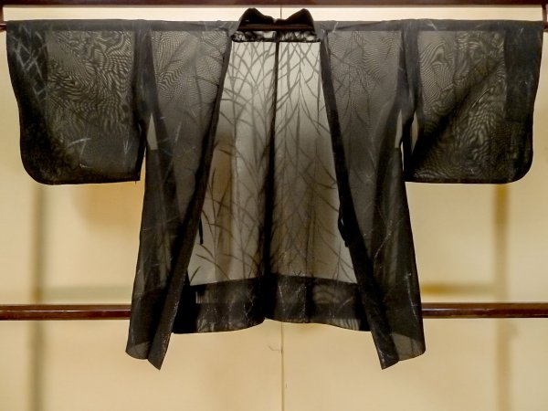 Photo1: P0602X Vintage Japanese kimono Black HAORI short jacket for women / Silk. Tall grass (Grade B) (1)