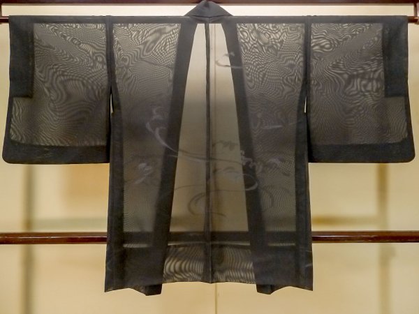 Photo2: Mint P0602Y Vintage Japanese kimono Black HAORI short jacket for women / Silk. Wave (Grade A) (2)