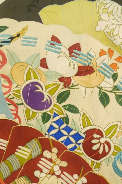Photo10: P0616B Antique Japanese kimono Black FURISODE long-sleeved for women / Silk. Peony (Grade C) (10)