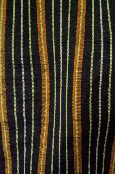 Photo7: P0616D Vintage Japanese kimono Black TSUMUGI pongee for women / Silk. Curved lines (Grade B) (7)