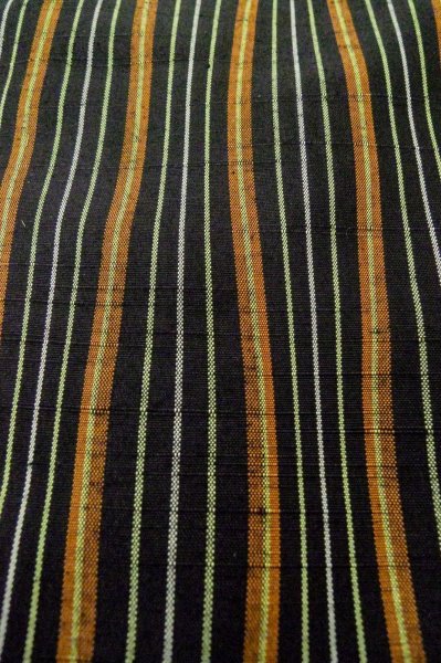 Photo9: P0616D Vintage Japanese kimono Black TSUMUGI pongee for women / Silk. Curved lines (Grade B) (9)
