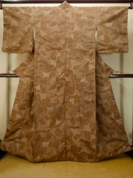 Photo2: P0616E Vintage Japanese kimono Pale Brown TSUMUGI pongee for women / Silk. Flower (Grade D) (2)