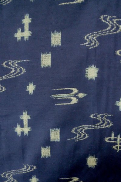 Photo4: Mint P0616H Vintage Japanese kimono Navy Blue TSUMUGI pongee for women / Silk. Bird (Grade B) (4)