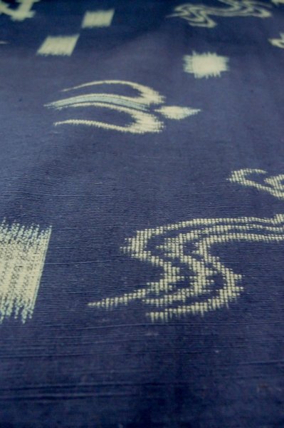 Photo9: Mint P0616H Vintage Japanese kimono Navy Blue TSUMUGI pongee for women / Silk. Bird (Grade B) (9)