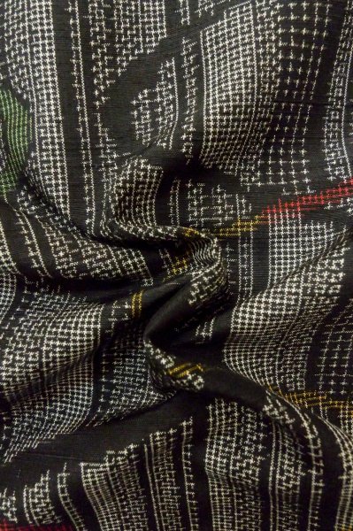 Photo11: P0616K Vintage Japanese kimono Black TOKAMACHI-TSUMUGI for women / Silk. Stream (Grade B) (11)