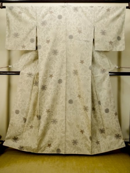 Photo2: Mint P0616L Vintage Japanese kimono Light Beige TOKAMACHI-TSUMUGI for women / Silk. Flower (Grade A) (2)
