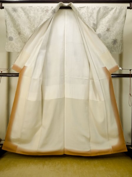 Photo3: Mint P0616L Vintage Japanese kimono Light Beige TOKAMACHI-TSUMUGI for women / Silk. Flower (Grade A) (3)