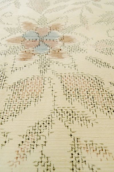 Photo9: Mint P0616L Vintage Japanese kimono Light Beige TOKAMACHI-TSUMUGI for women / Silk. Flower (Grade A) (9)