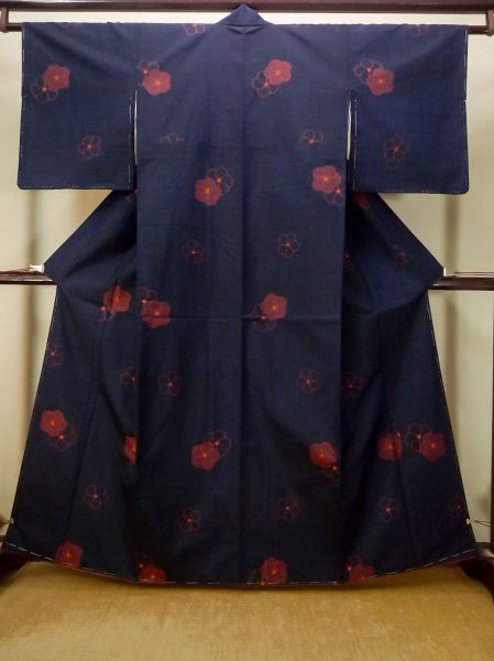 Photo2: P0616M Vintage Japanese kimono Dark Indigo Blue TSUMUGI pongee for women / Silk. UME plum bloom (Grade B) (2)