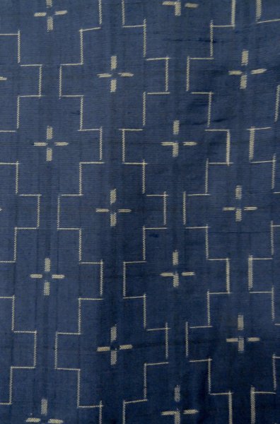 Photo1: P0616O Vintage Japanese kimono Navy Blue TSUMUGI pongee for women / Silk. Geometrical pattern (Grade C) (1)