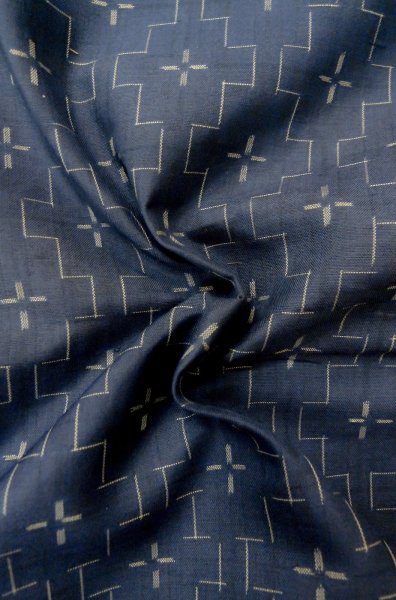 Photo10: P0616O Vintage Japanese kimono Navy Blue TSUMUGI pongee for women / Silk. Geometrical pattern (Grade C) (10)