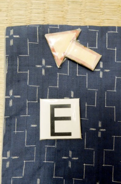 Photo16: P0616O Vintage Japanese kimono Navy Blue TSUMUGI pongee for women / Silk. Geometrical pattern (Grade C) (16)