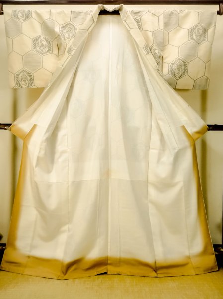 Photo2: P0616Q Vintage Japanese kimono Light Beige TSUMUGI pongee for women / Silk. Phoenix (Grade C) (2)
