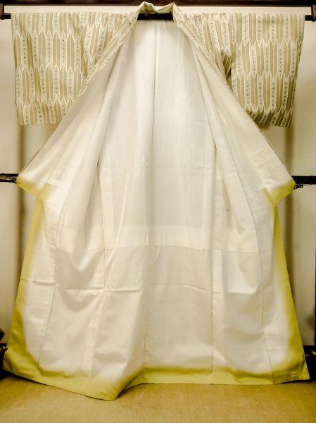 Photo2: P0616R Vintage Japanese kimono Dark Golden Yellow TSUMUGI pongee for women / Silk. Geometrical pattern (Grade B) (2)