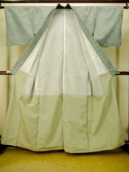 Photo2: P0616T Vintage Japanese kimono Pale Teal TSUMUGI pongee for women / Silk. Curved lines (Grade C) (2)