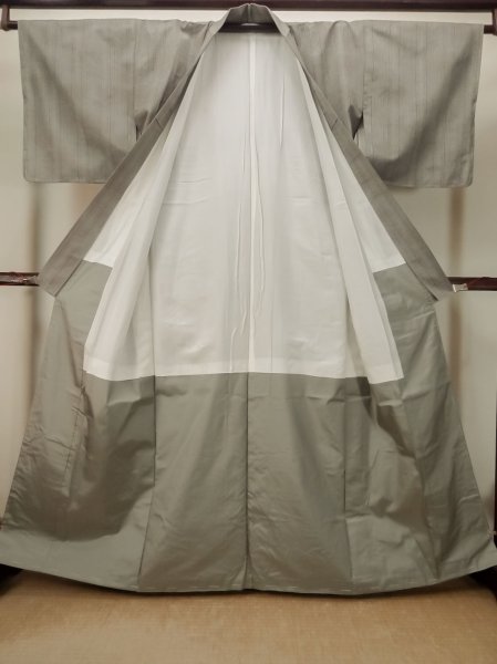 Photo2: P0616V Vintage Japanese kimono Brownish Gray TSUMUGI pongee for women / Silk. Stripes (Grade A+) (2)