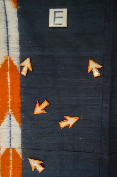 Photo16: P0616W Vintage Japanese kimono Indigo Blue TSUMUGI pongee for women / Silk., Arrow feathers pattern (Grade C) (16)
