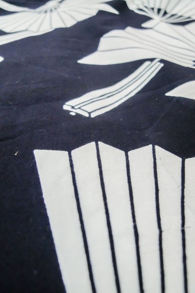 Photo9: P0616Y Vintage Japanese kimono Indigo Blue YUKATA summer(made in Japan) for women / Cotton. Folding fan (Grade C) (9)