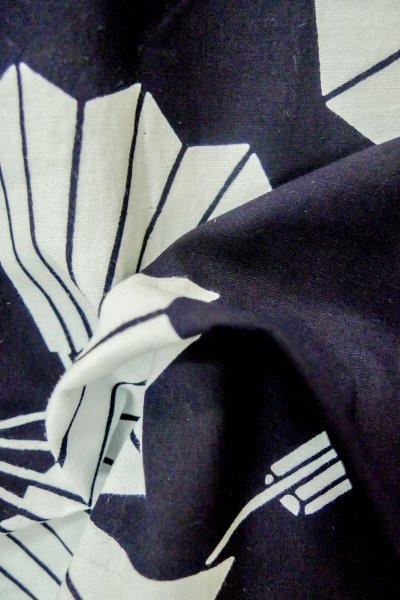 Photo10: P0616Y Vintage Japanese kimono Indigo Blue YUKATA summer(made in Japan) for women / Cotton. Folding fan (Grade C) (10)