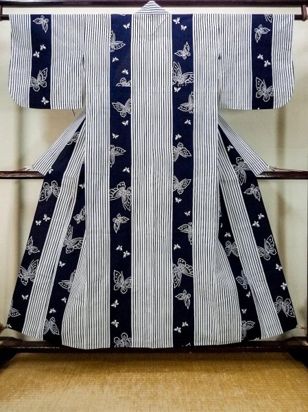 Photo1: P0616Z Vintage Japanese kimono Indigo Blue YUKATA summer(made in Japan) for women / Cotton. Butterfly (Grade B) (1)