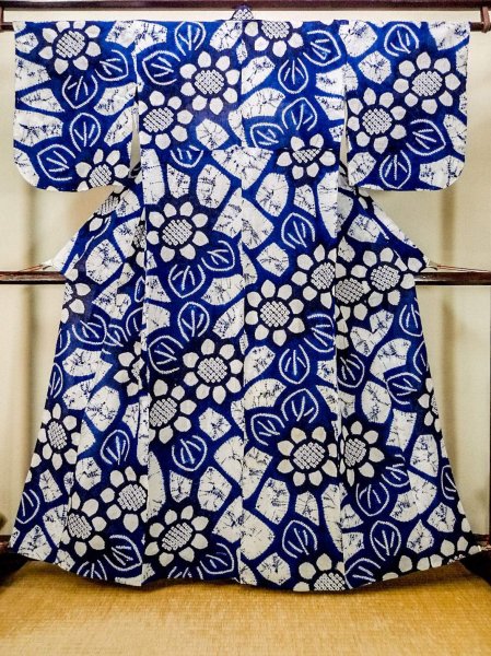 Photo1: P0617A Vintage Japanese kimono Indigo Blue YUKATA summer(made in Japan) for women / Cotton. Flower, Sunflower pattern (Grade C) (1)